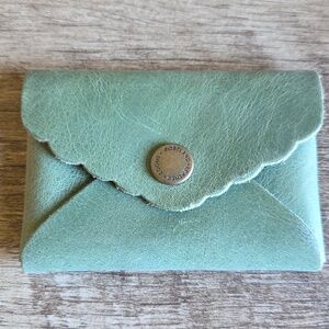 🌲 Portland Leather AP Mini Daisy Wallet!